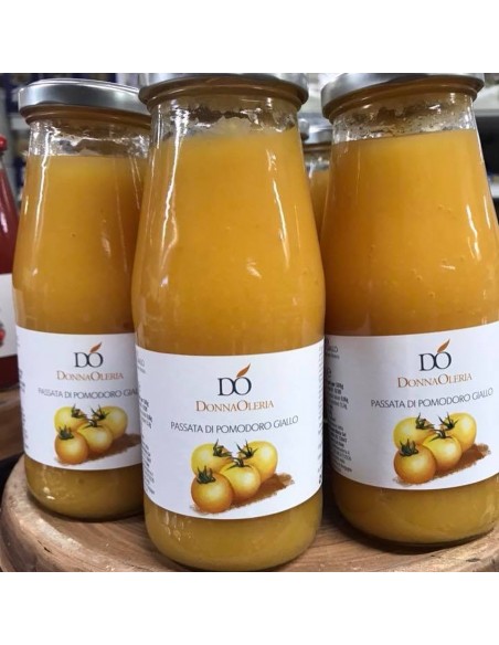 Donna Oleria passata pomodoro giallo da Sapori Salento